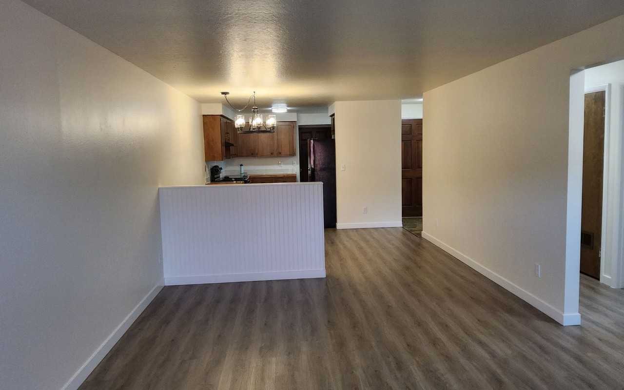 1806 Nw 8th St - Photo 4 of 13