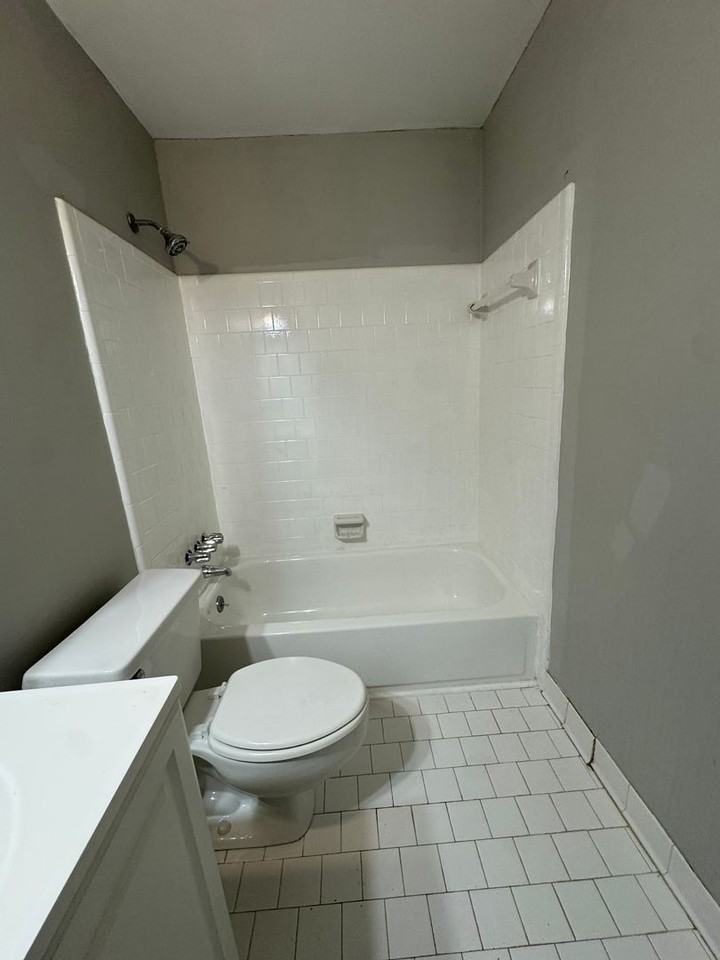 4213 Fairfield Cir - Photo 2 of 17