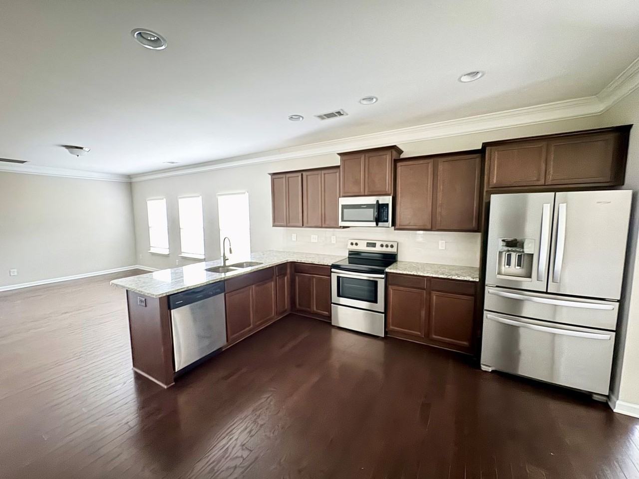 304 Harrison Ln - Photo 2 of 11