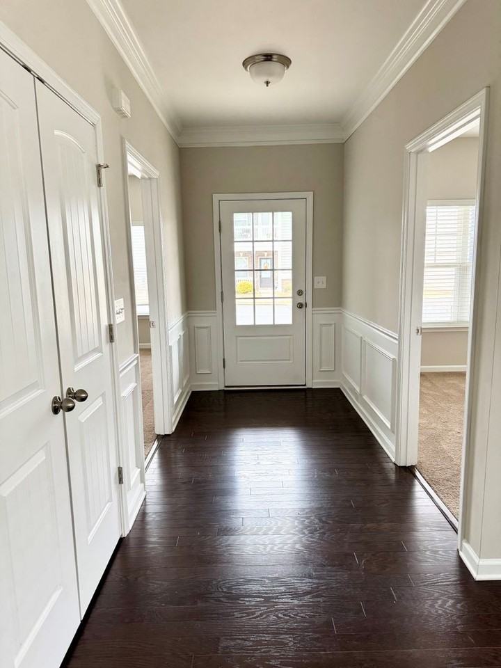304 Harrison Ln - Photo 7 of 11
