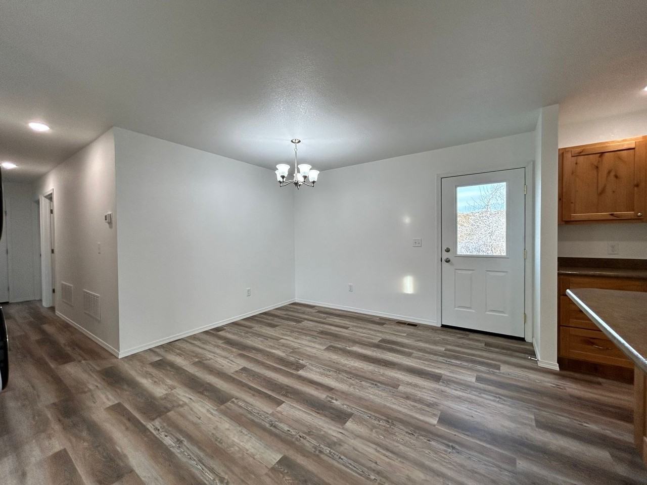 595 Creek Hollow Way - Photo 5 of 35