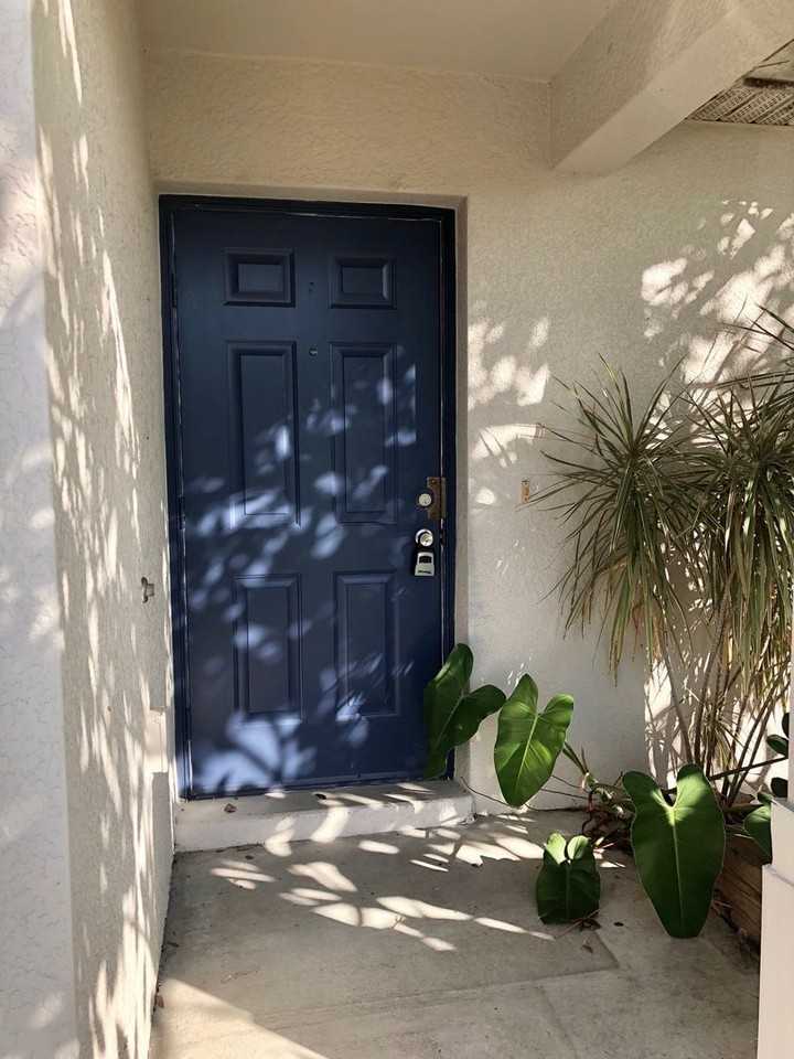 1101 Se 24th Ave - Photo 2 of 15