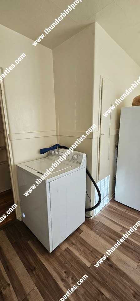 301 Yale Blvd Se - Photo 7 of 11