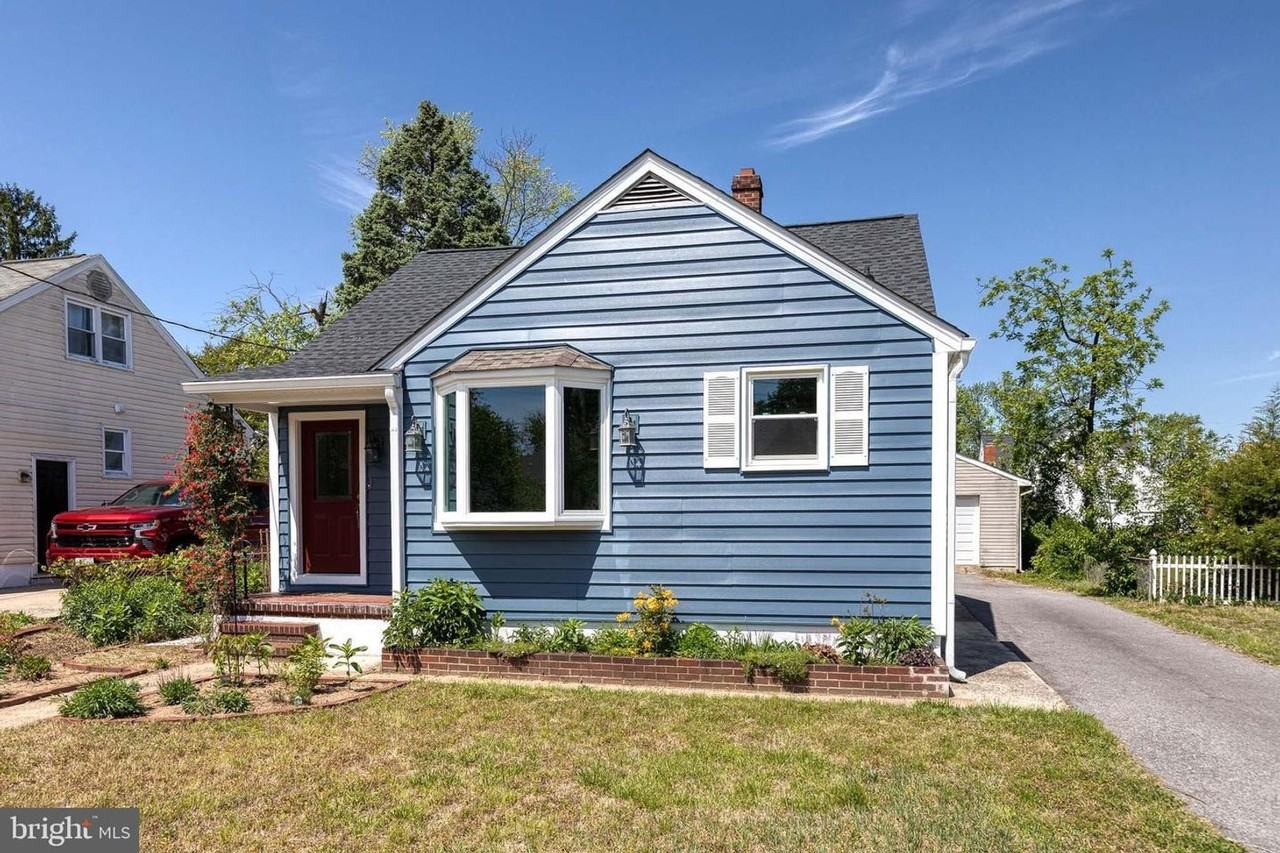 406 N St Se - Photo 2 of 25