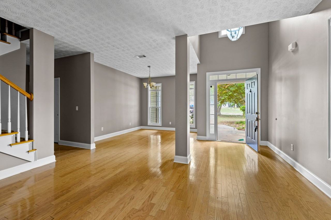 112 Eagle Run - Photo 3 of 21