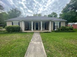 featured image of 3642 Gilbert Dr