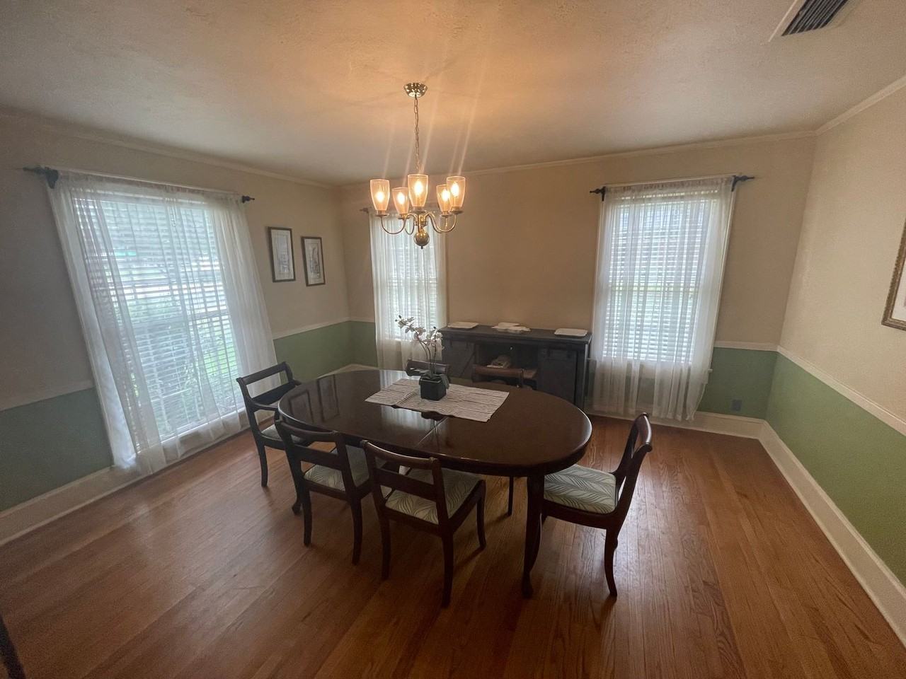 3642 Gilbert Dr - Photo 6 of 23