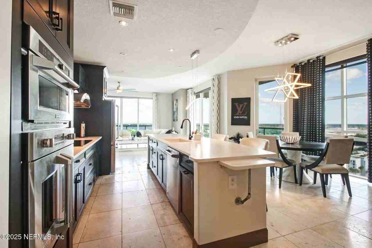1431 Riverplace Blvd #1710 - Photo 6 of 49