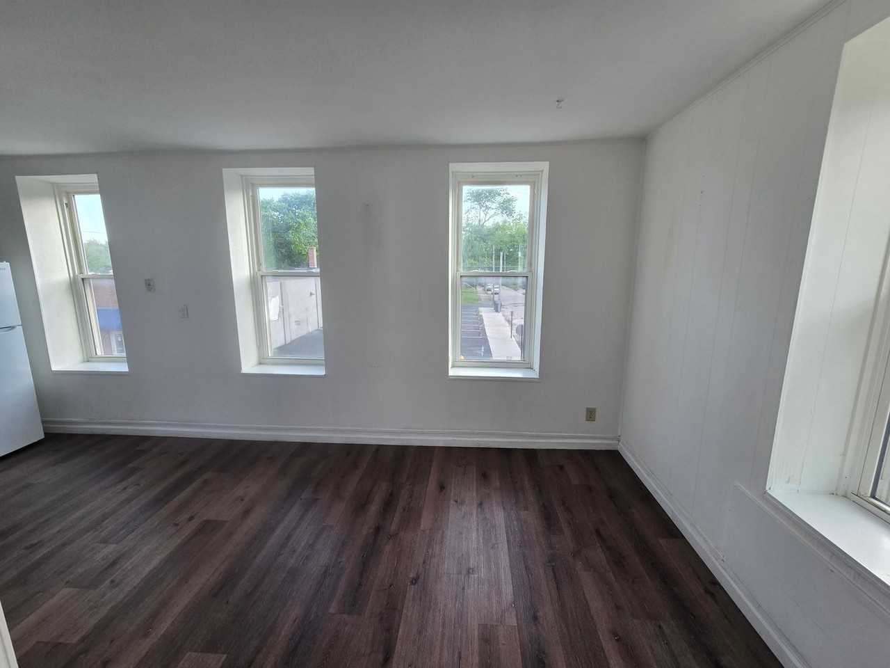 1223 W Main St - Photo 3 of 20