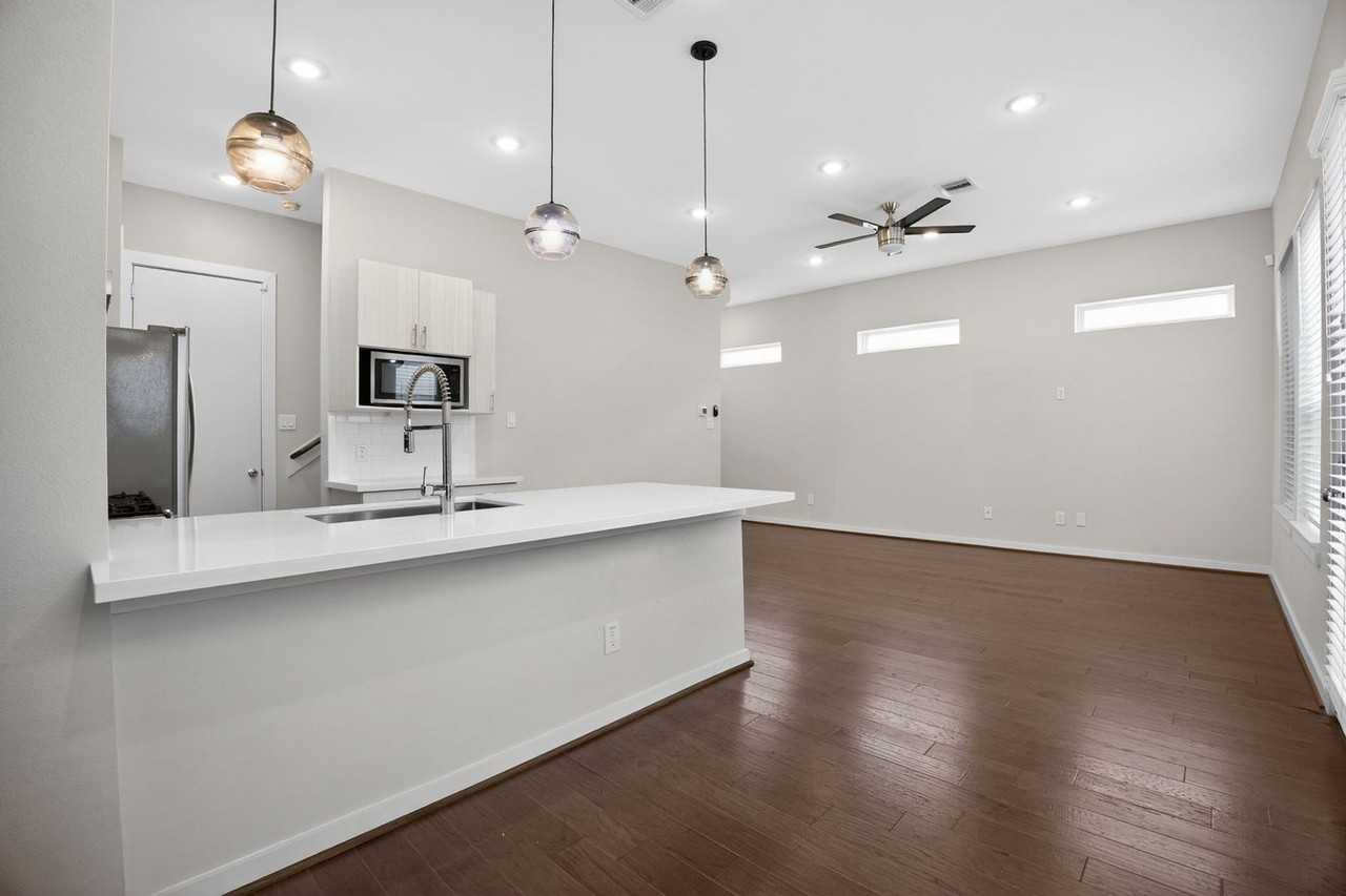 619 Thornton Oaks Ln - Photo 5 of 29