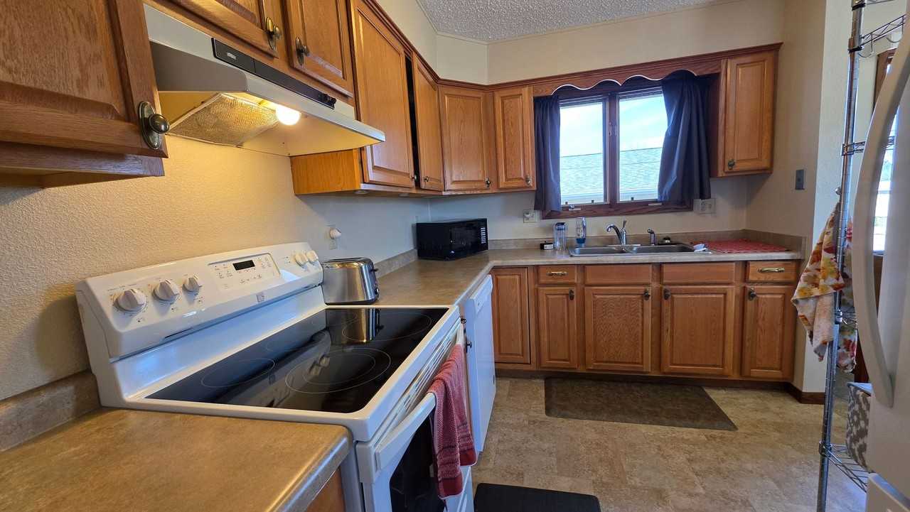 1304 E Ingals Ave - Photo 2 of 17