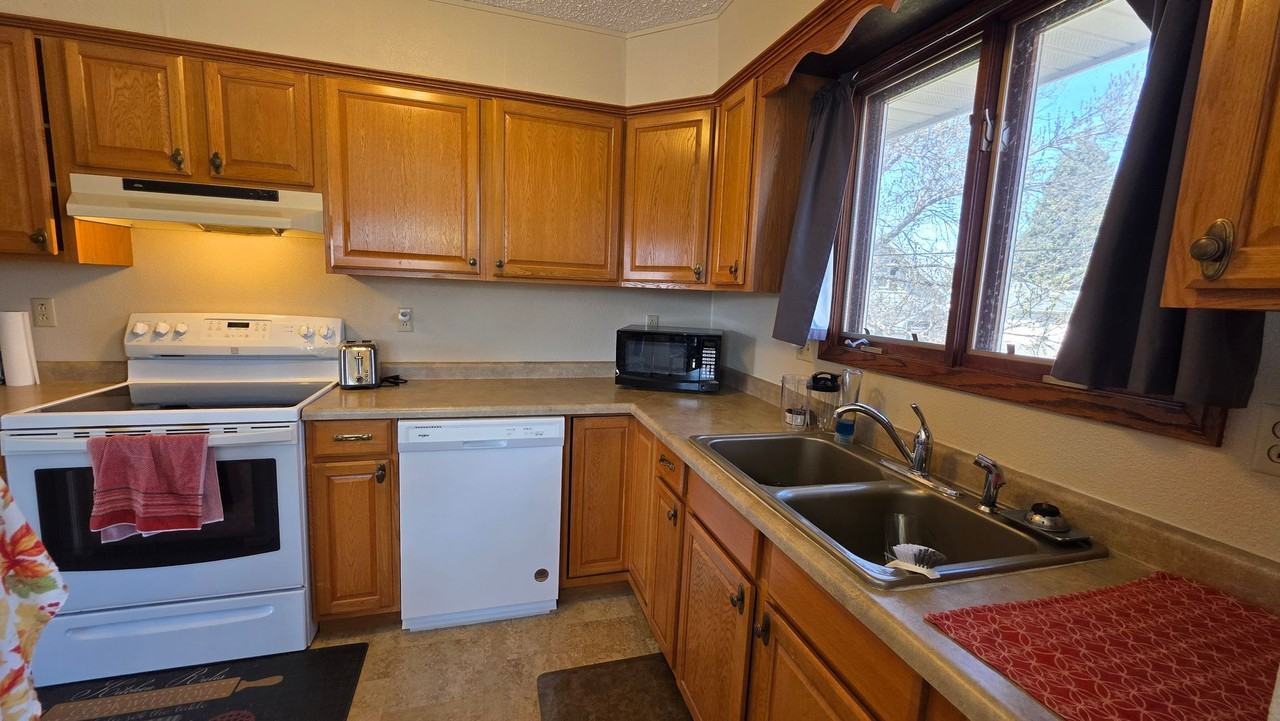 1304 E Ingals Ave - Photo 3 of 17