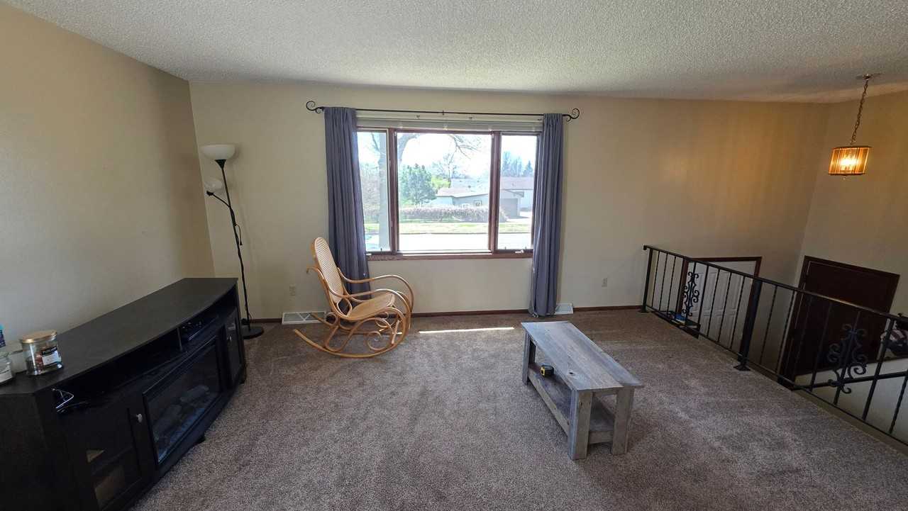 1304 E Ingals Ave - Photo 5 of 17