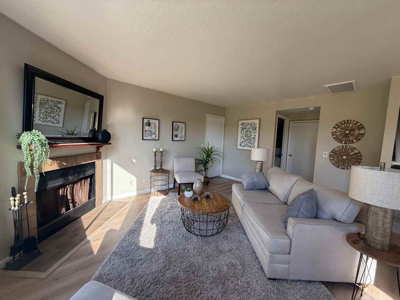 253 Green Meadow Dr - Photo 2 of 16