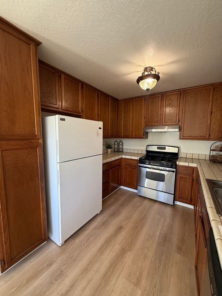 253 Green Meadow Dr - Photo 5 of 16