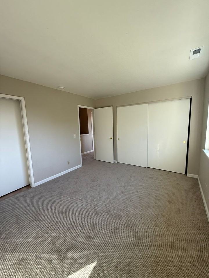 253 Green Meadow Dr - Photo 7 of 16