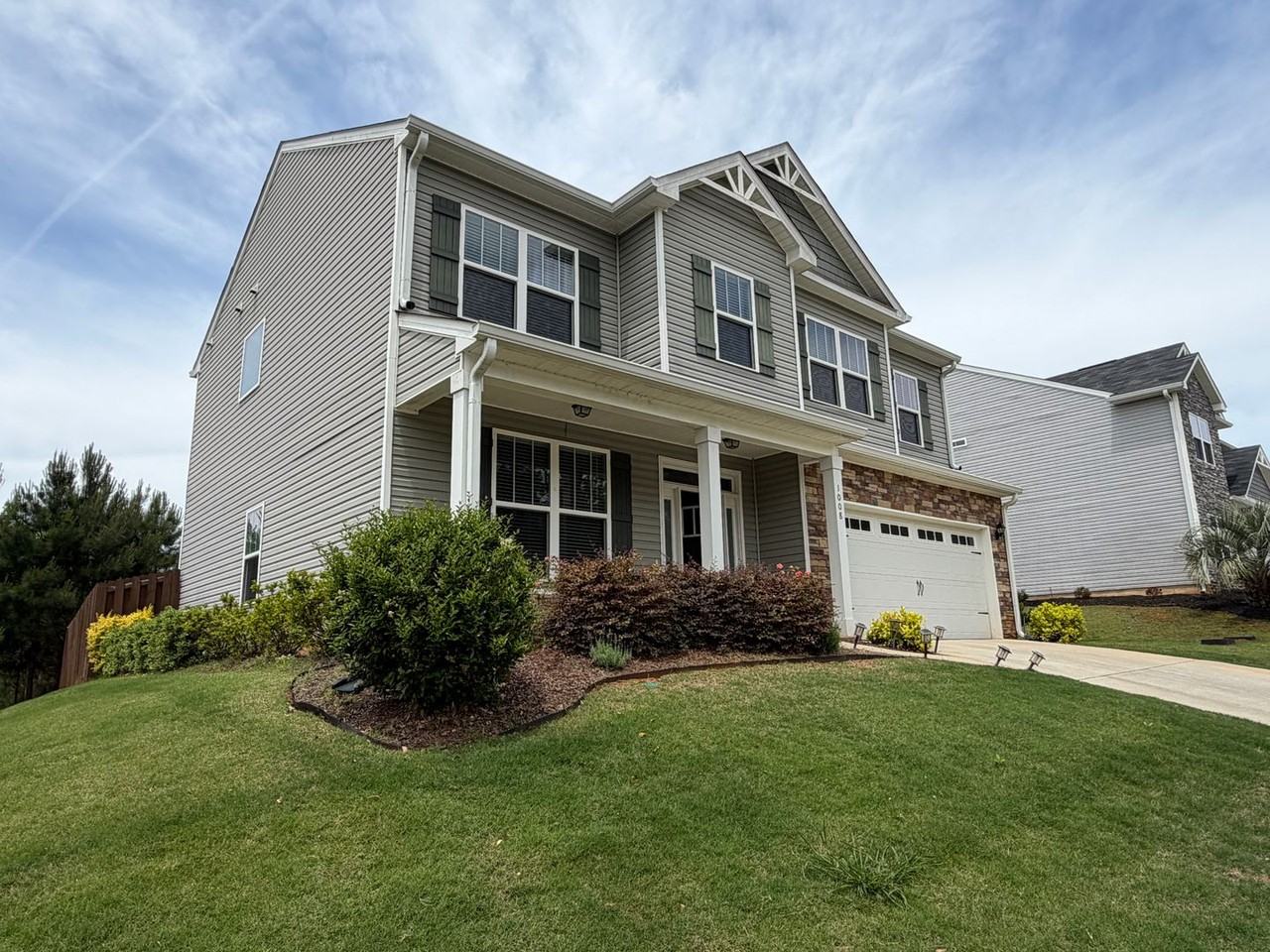 1008 Swan Ct - Photo 3 of 43