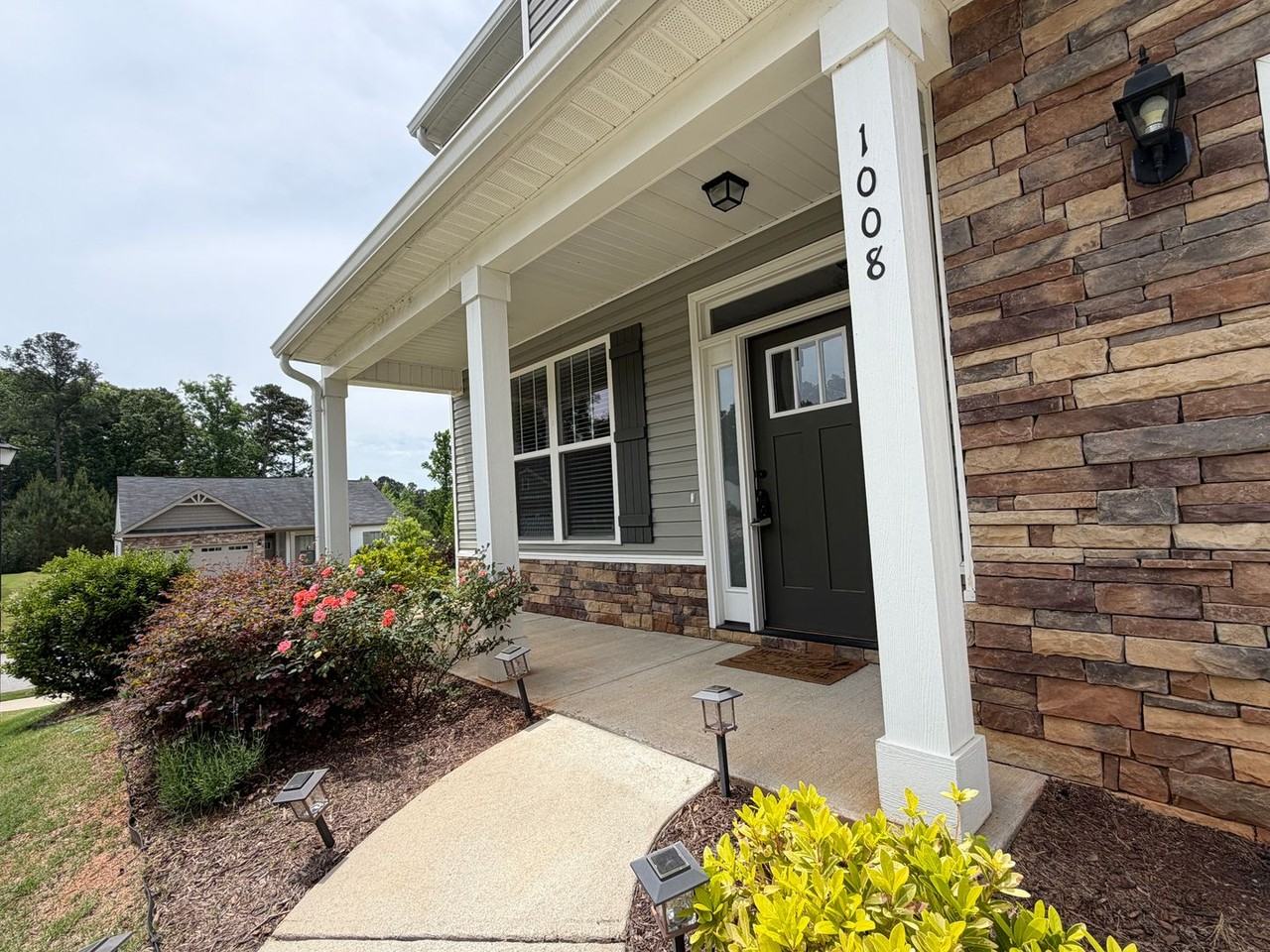1008 Swan Ct - Photo 4 of 43