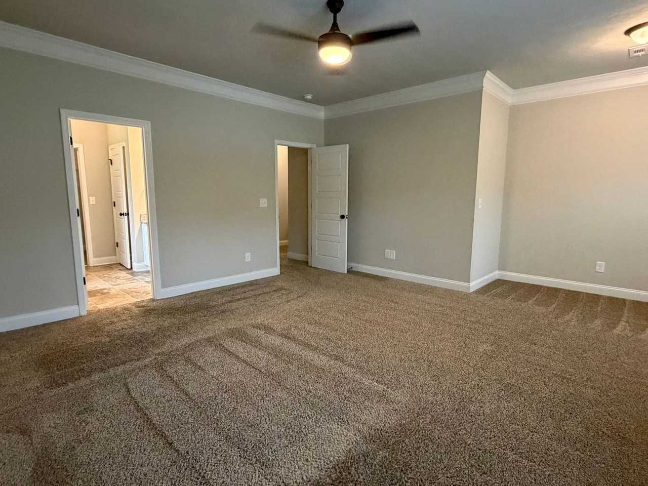 1008 Swan Ct - Photo 7 of 43