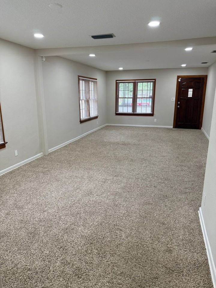 2078 Woodside St - Photo 4 of 11