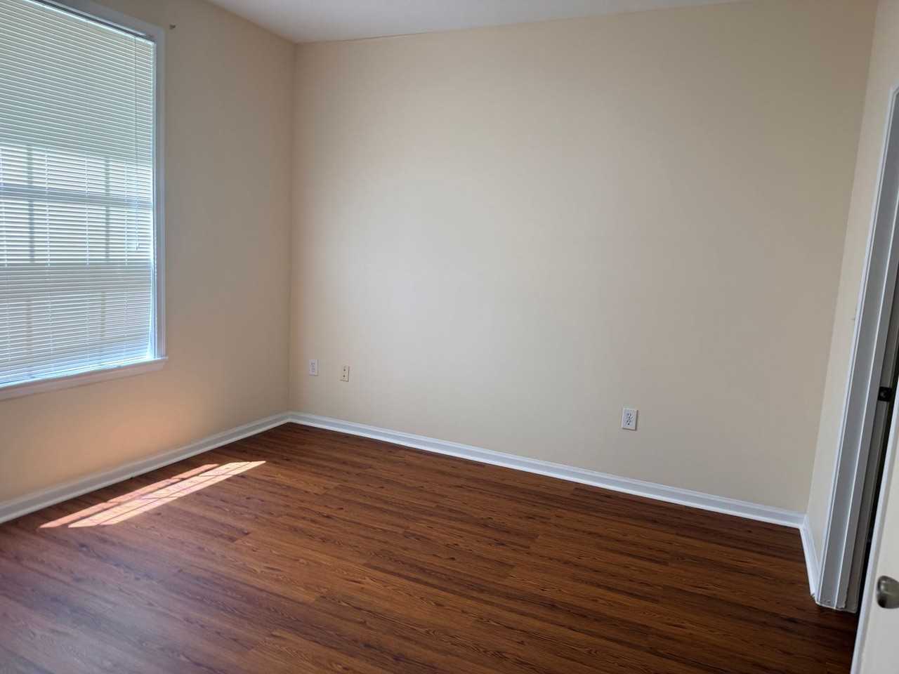 411 Water St - Photo 3 of 7