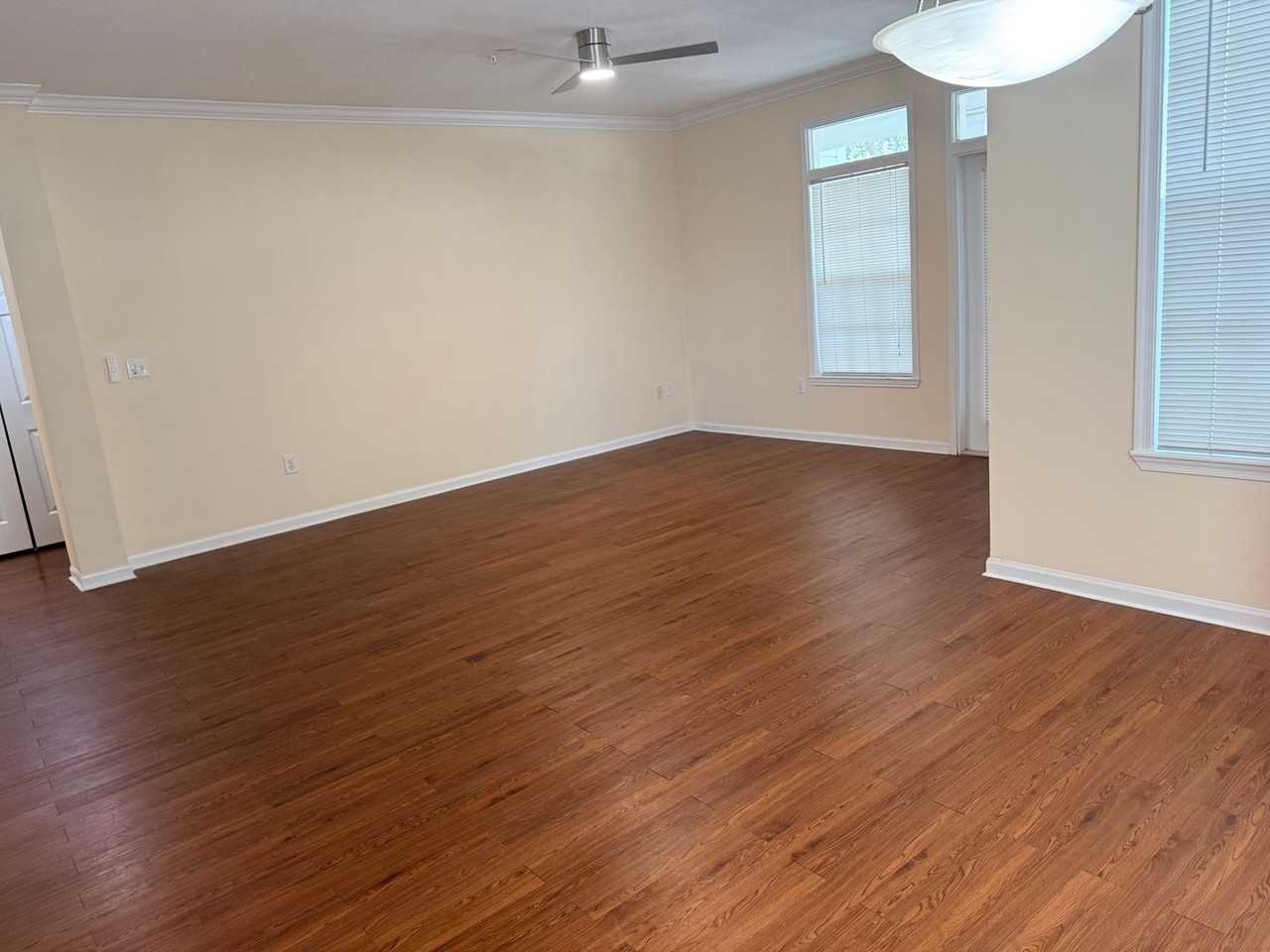 411 Water St - Photo 5 of 7