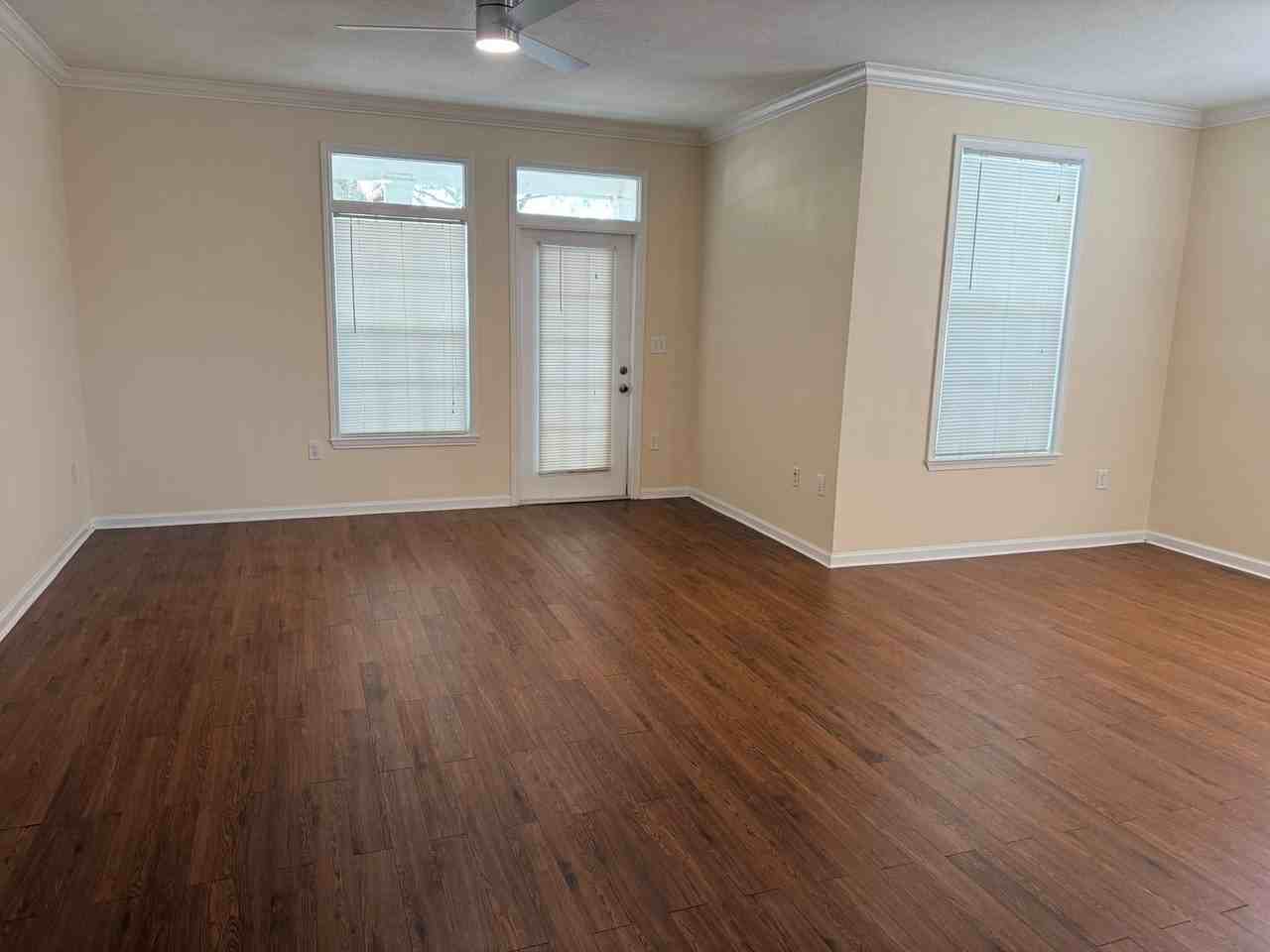 411 Water St - Photo 6 of 7