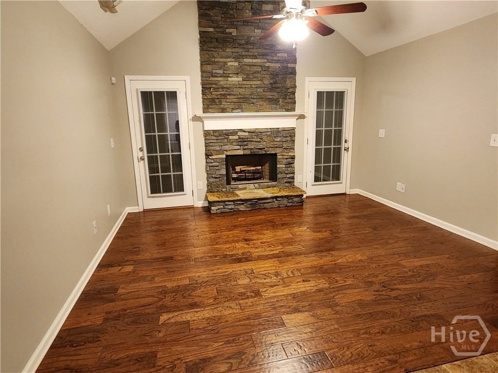 1407 Princeton Dr - Photo 2 of 6