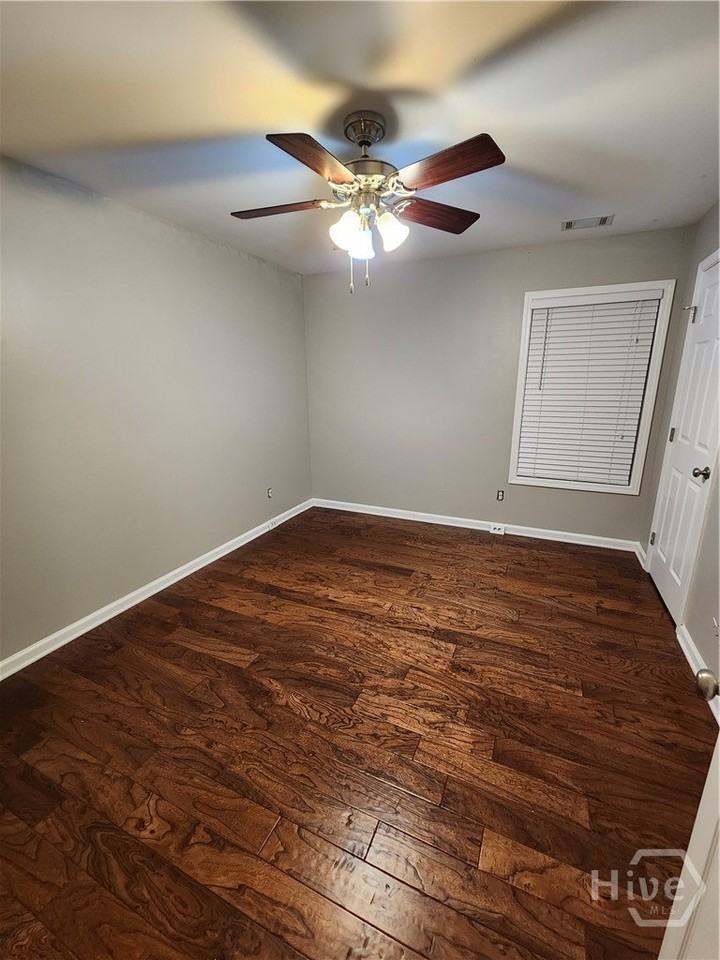 1407 Princeton Dr - Photo 4 of 6