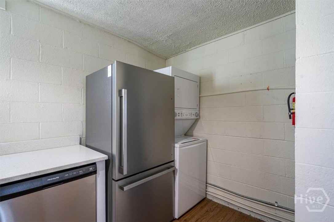 410 S Columbia St #A2 - Photo 2 of 7