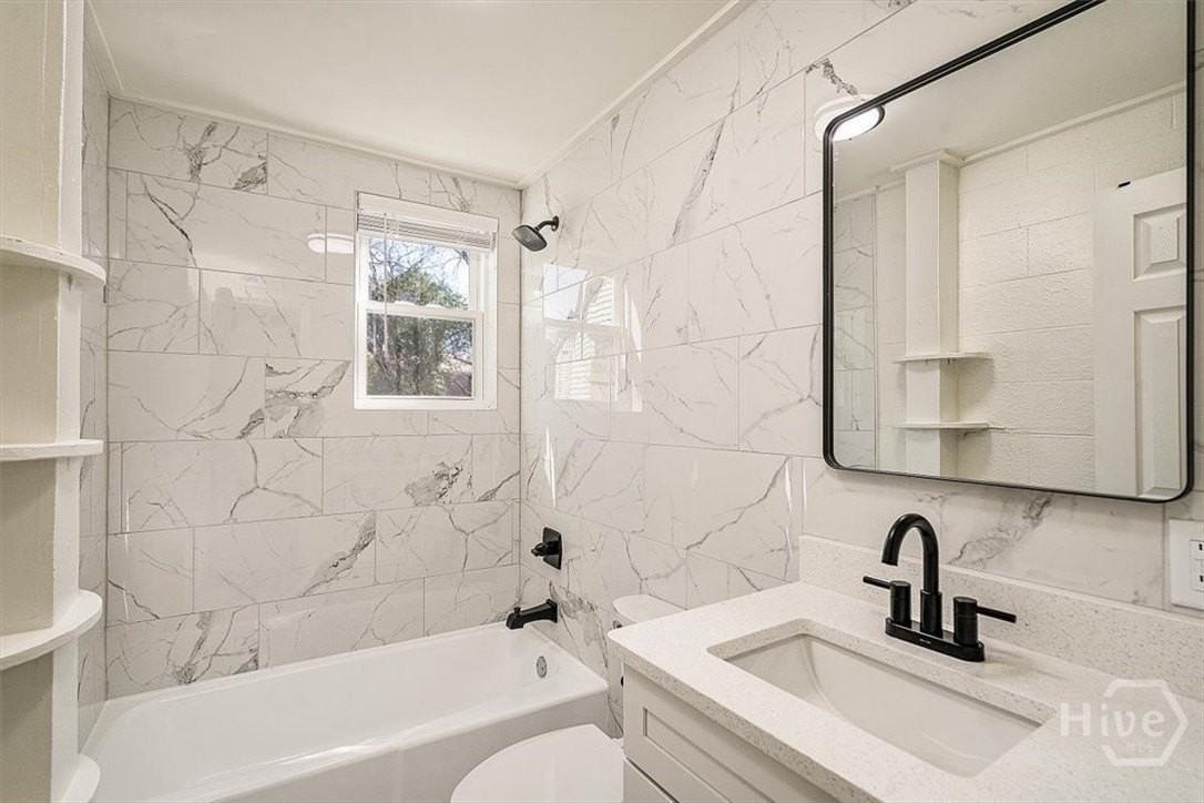 410 S Columbia St #A2 - Photo 6 of 7