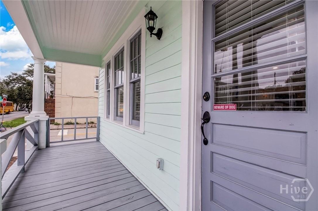 301 W Henry St #B - Photo 2 of 24