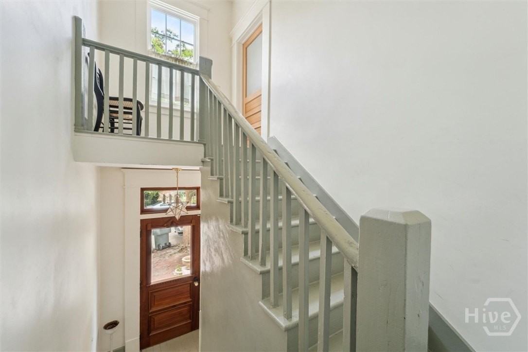 211 W 40th St #B - Photo 4 of 28