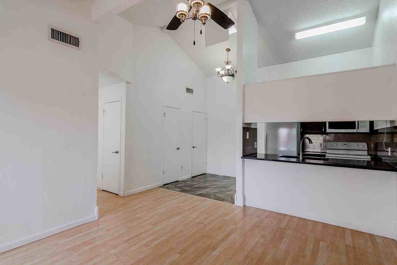 201 N Troy Ave #A - Photo 2 of 9