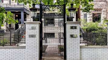 featured image of 2522 N Burling St #2