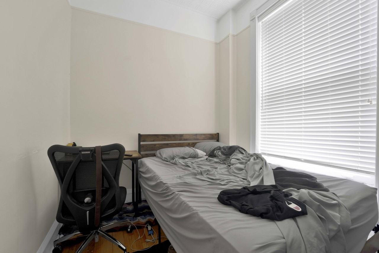 2522 N Burling St #2 - Photo 5 of 8