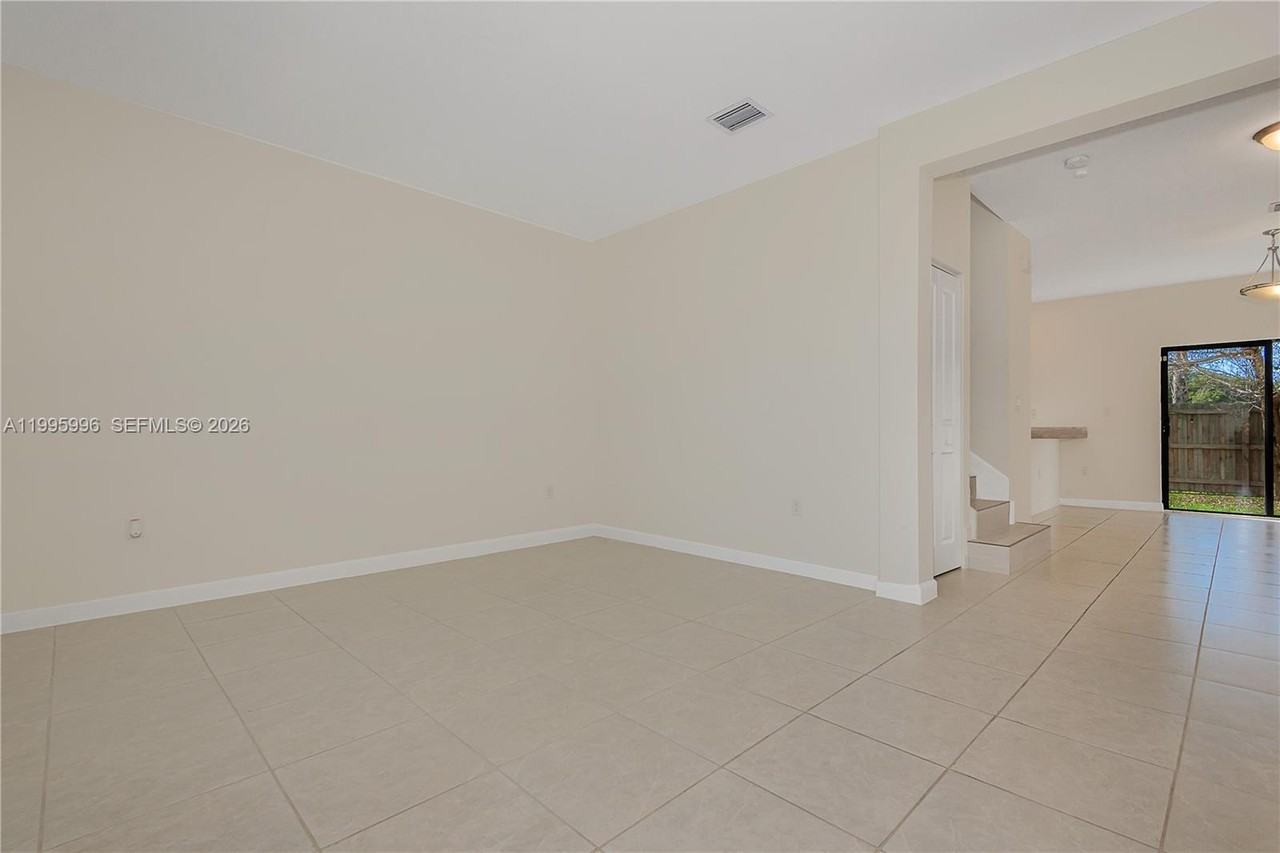 14732 Sw 181st Ter - Photo 2 of 8