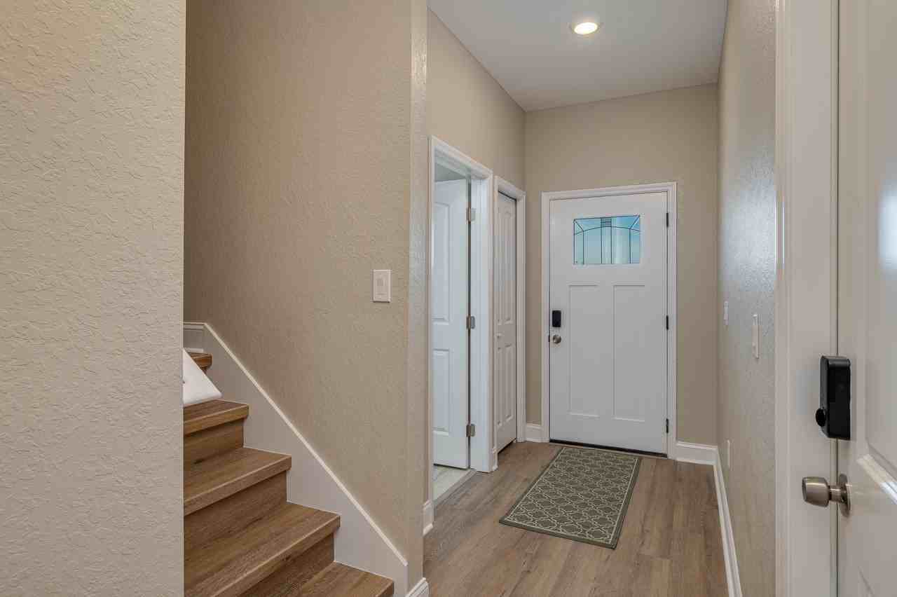 1188 Oak Hammock Ln #1 - Photo 3 of 21