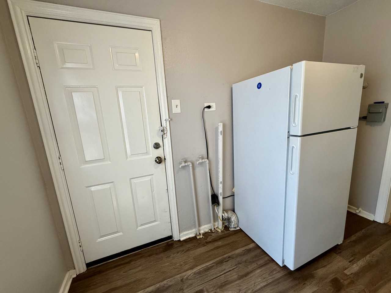 4010 Homan Ave - Photo 4 of 9