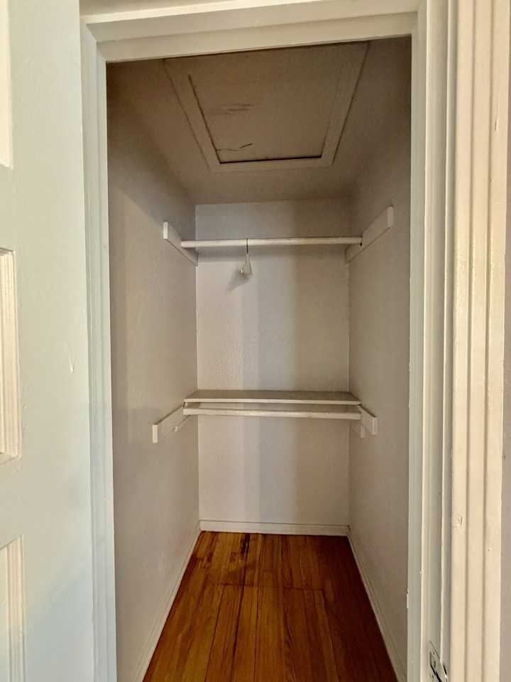 4010 Homan Ave - Photo 6 of 9