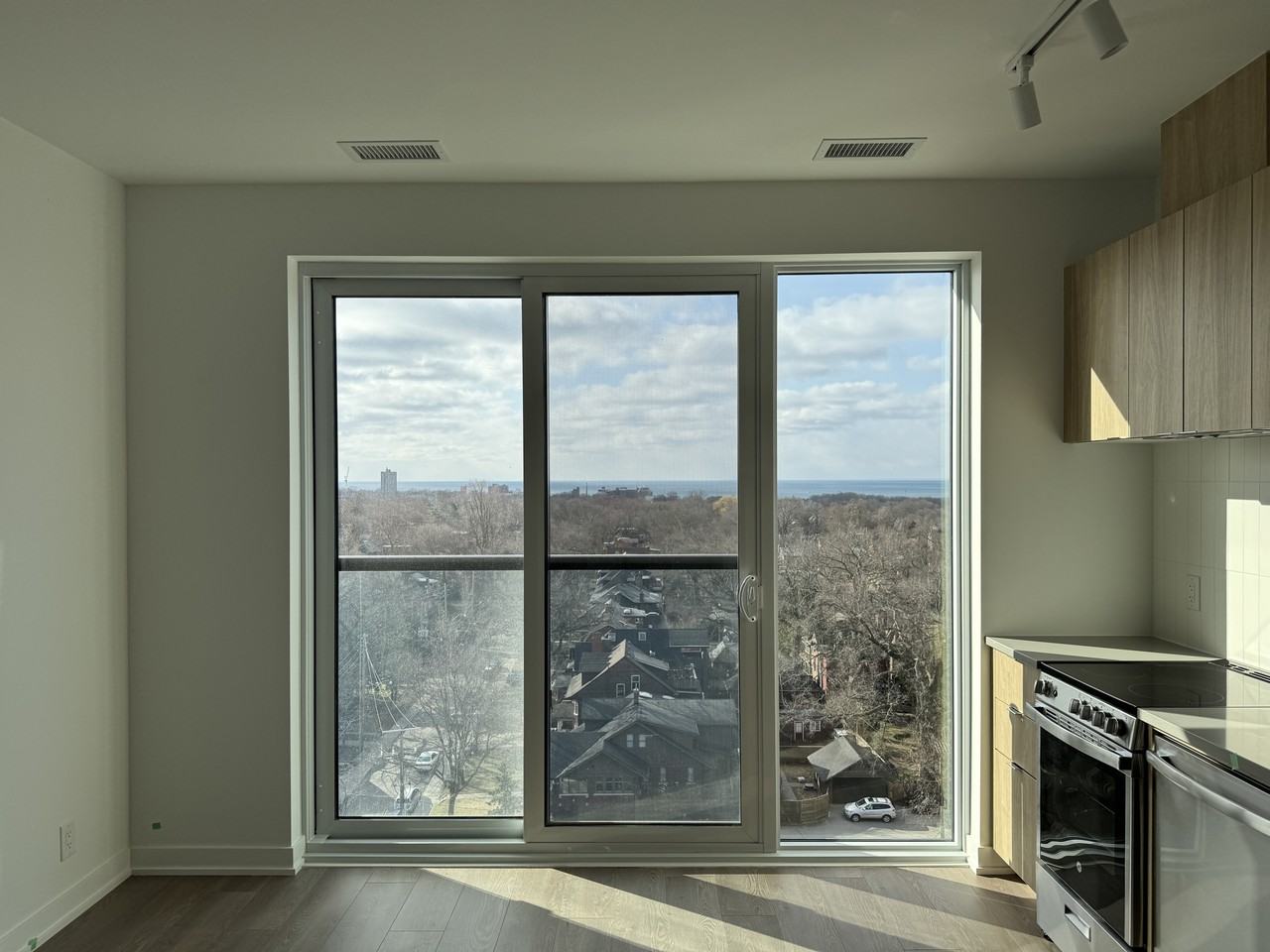1660 Bloor Street West #1208 - Photo 2 of 13