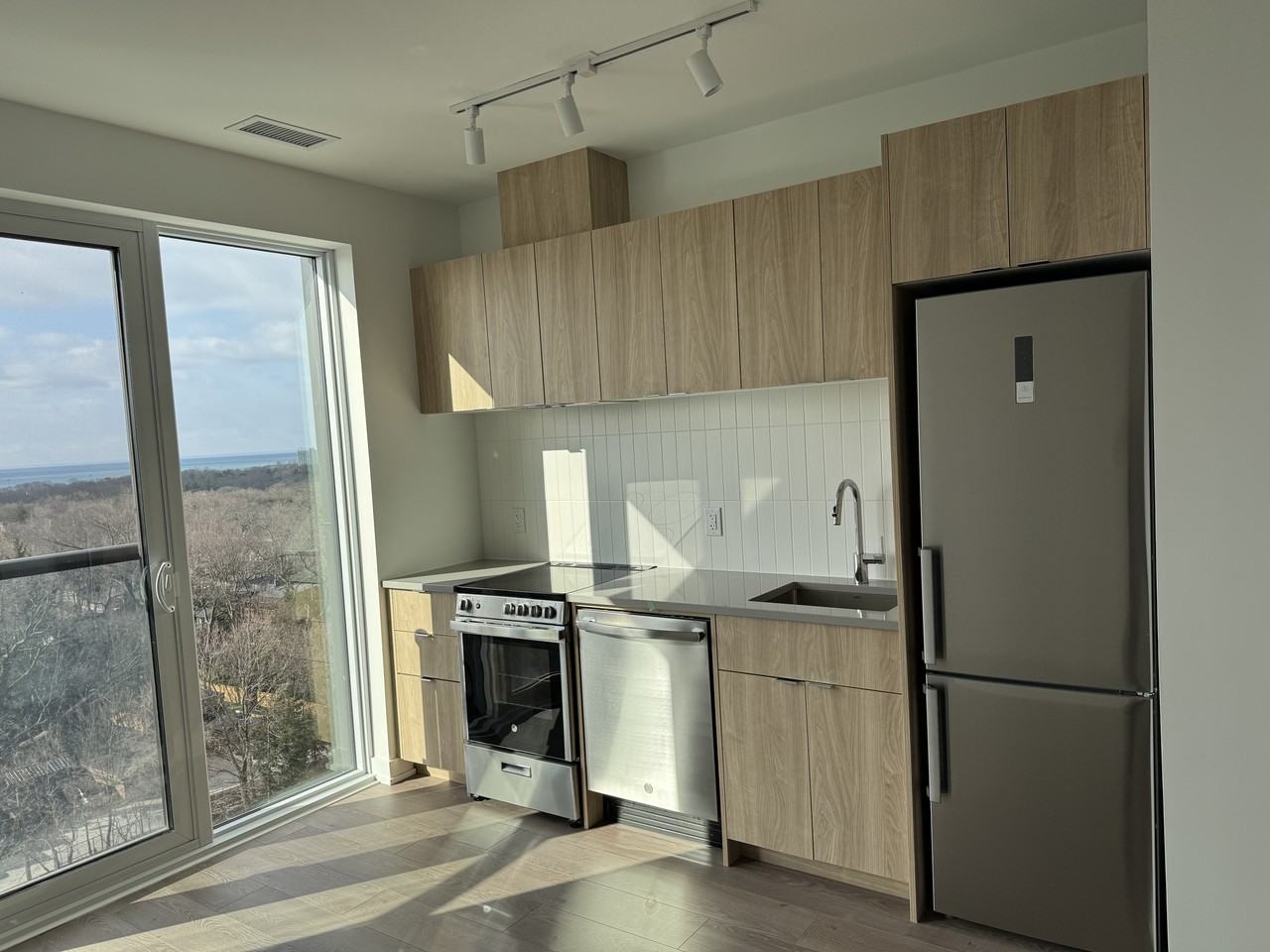 1660 Bloor Street West #1208 - Photo 6 of 13