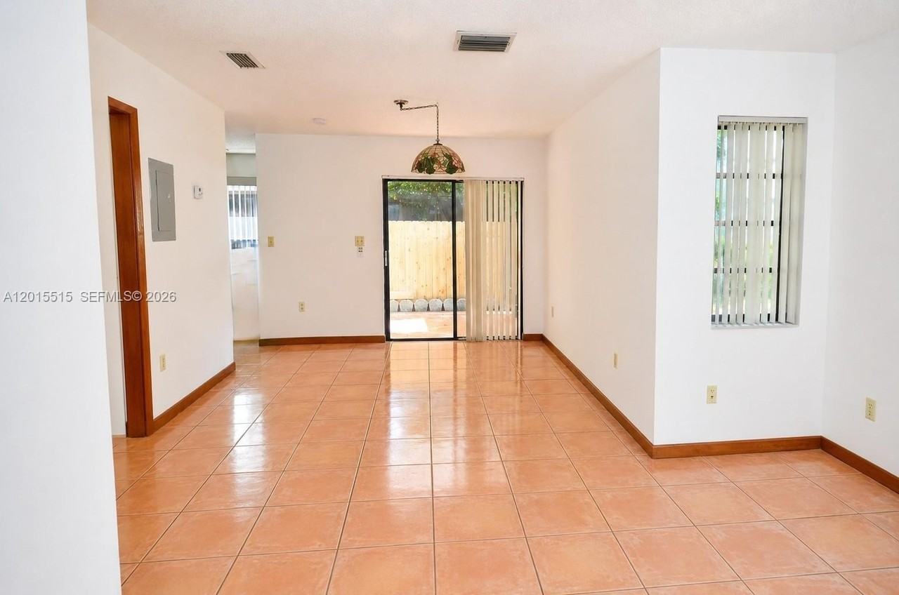 2934 Whitehead St #2 - Photo 3 of 23