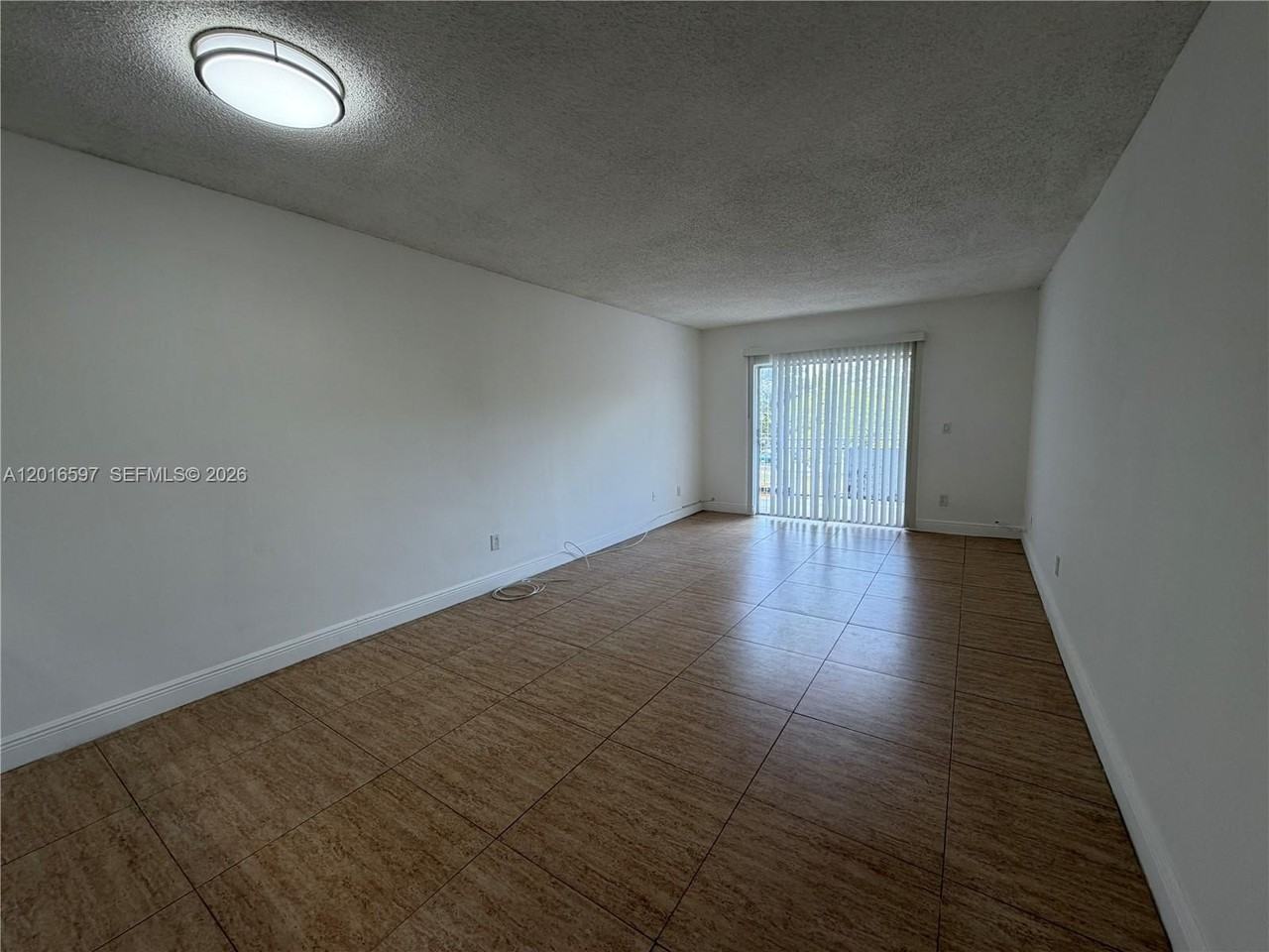 13685 Ne 10th Ave #304 - Photo 4 of 17