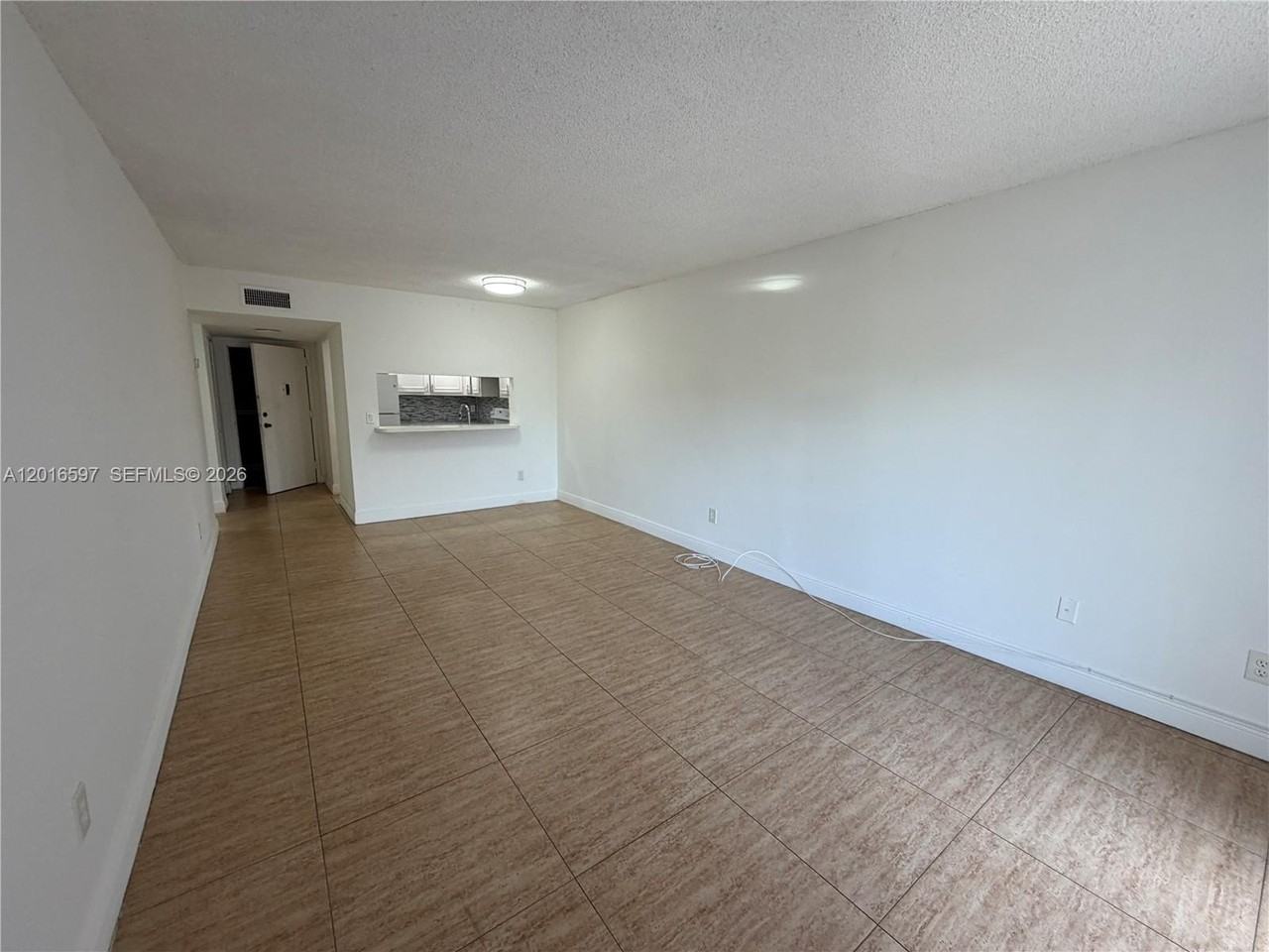 13685 Ne 10th Ave #304 - Photo 5 of 17