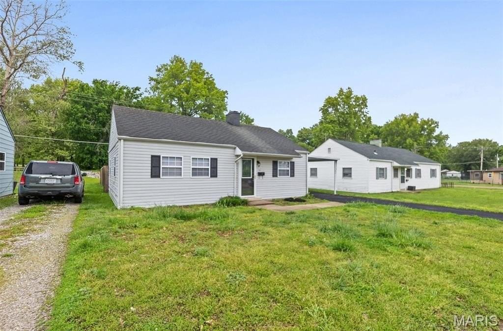 1104 Bel Aire Dr - Photo 2 of 23