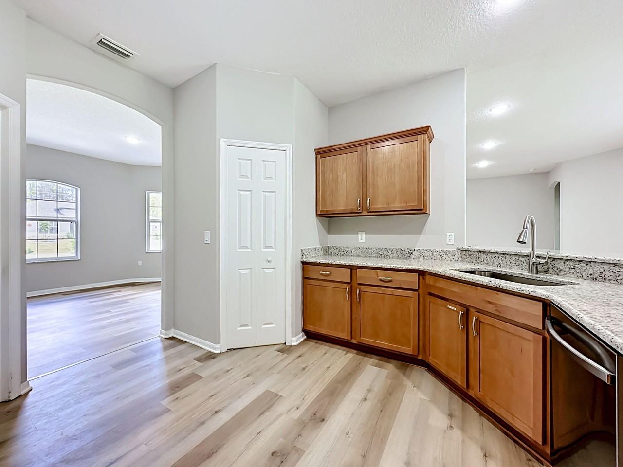 Renshaw Dr - Photo 5 of 21