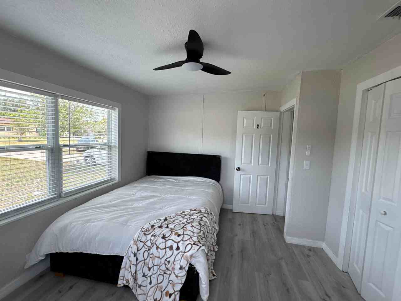 Olive Ave - Photo 3 of 15