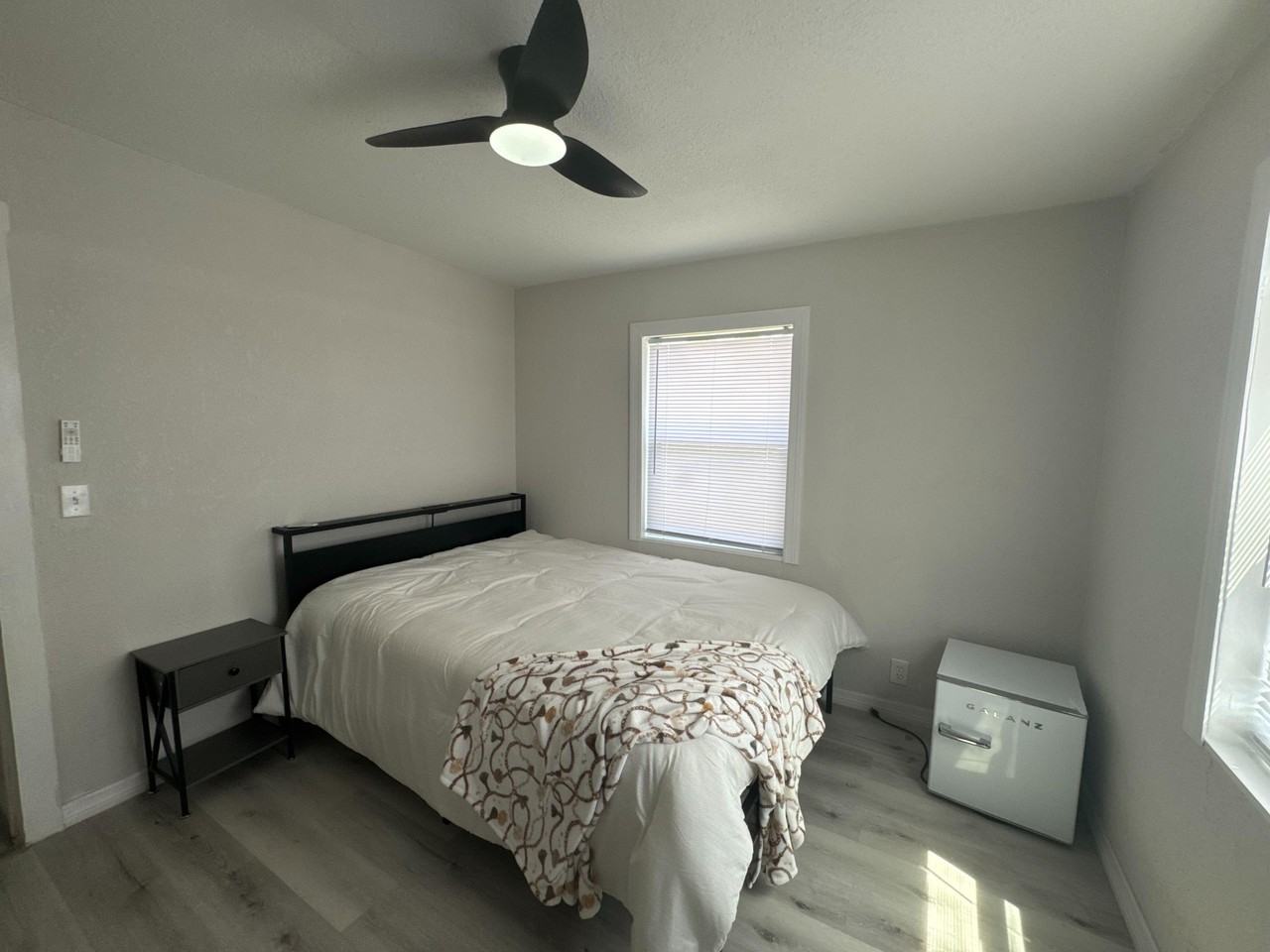 Olive Ave - Photo 7 of 10