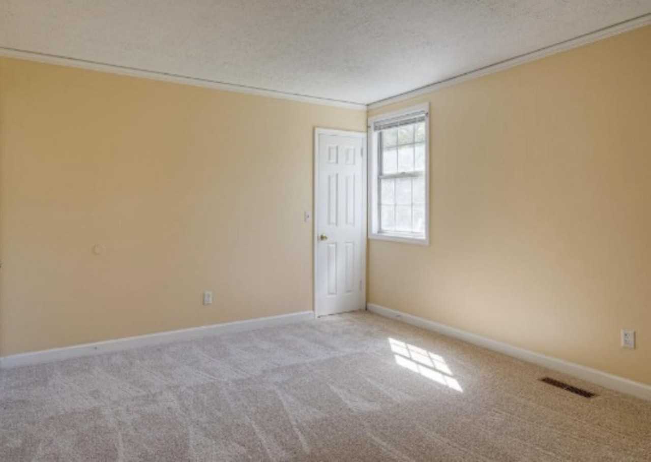 Five Oaks Dr - Photo 7 of 13
